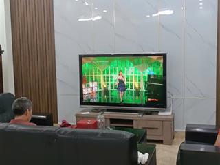 Cho thuê biệt thự nguyên căn khuôn viên 240m2, xây dựng 90m2 x 3,5 tầng, 6 phòng, đầy đủ nội thất