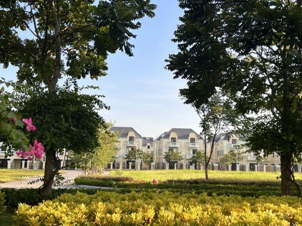 Quỹ căn chuyển nhượng giá siêu tốt: 80 - 132m2 - 202m2 (Giá bán 175tr/m2 cả xây, mua là thắng) Gọi ngay