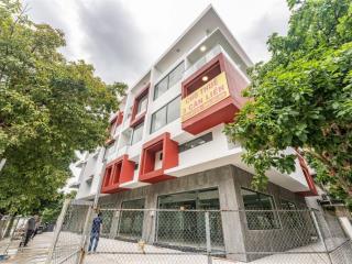 Công ty bđs fimex cho thuê cho thuê nhà 3 căn liền kề, nhà mới xây, có thang máy, 2 thang bộ