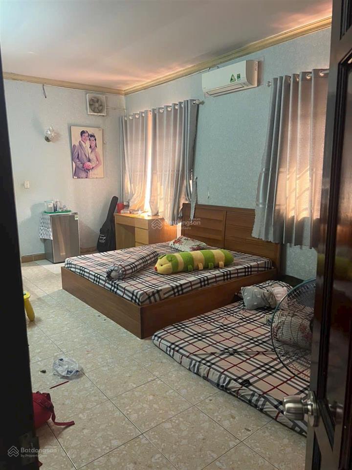 Chủ cần tiền giải quyết công việc bán nhanh biệt thự tâm huyết 210m2 góc hai mặt tiền quận 9