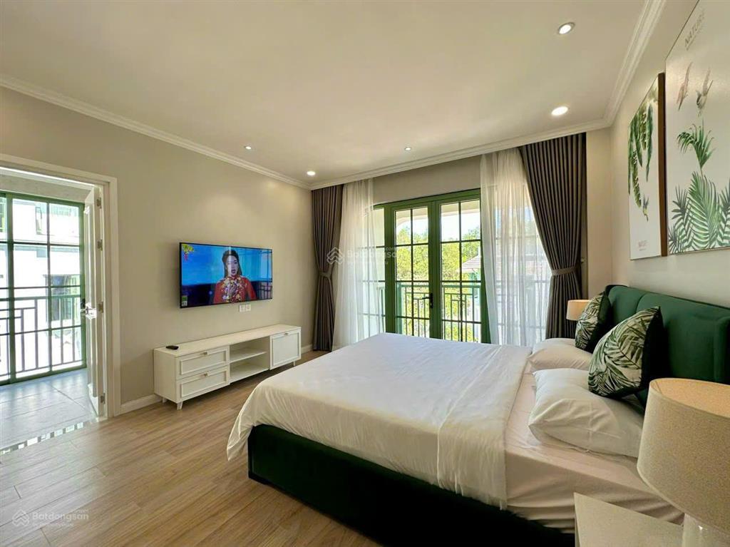 Bán lỗ sâu căn song lập 250m2 full nội thất  gần biển  trực diện cv  từ 16 tỷ bao thuế phí