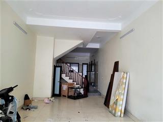 Cho thuê nhà lk quang trung, hà đông 72m2, 4.5 tầng, mt 4m, 6pn, 4 wc  20.5tr