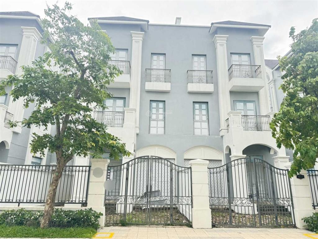 Bán biệt thự song lập 200m2 glory giá bán top 1 toàn khu vinhomes grand park tháng 12/2025