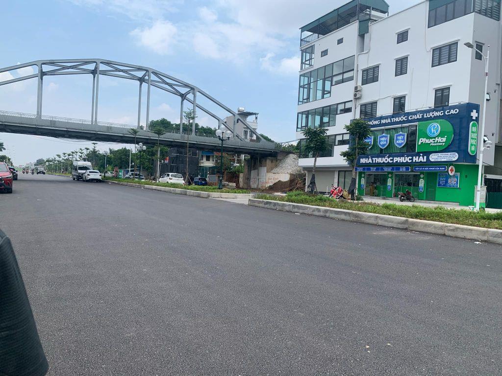 F0 HÀNG CHÍNH CHỦ MẶT PHỐ HỒNG TIẾN KÉO DÀI 105M-2TẦNG-15MT. 44TỶ LÔ GÓC VỊ TRÍ KIM CƯƠNG
