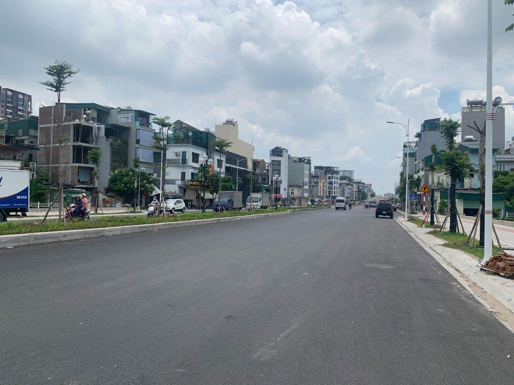 F0 HÀNG CHÍNH CHỦ MẶT PHỐ HỒNG TIẾN KÉO DÀI 105M-2TẦNG-15MT. 44TỶ LÔ GÓC VỊ TRÍ KIM CƯƠNG