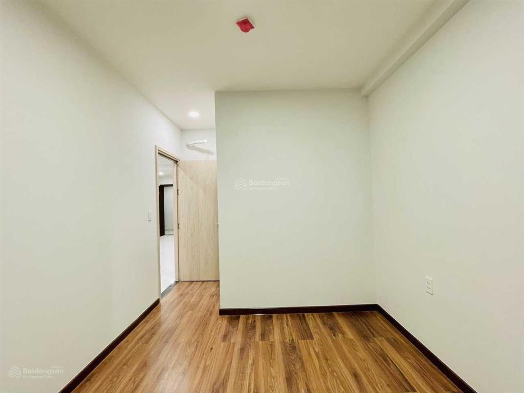 Cần bán căn hộ charm city 2pn 2wc 70m2 đã có sổ hồng view landmark 81 cực đẹp