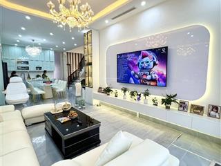 Nhà gần royal city, quận thanh xuân, trước nhà rộng rãi  40m x 5 tầng , 6130 tỷ