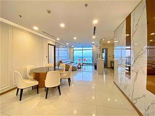 Cho thuê gấp căn hộ 4pn tại the flemington quận 11, giá 41 triệu, 220m2.  0902 369 ***