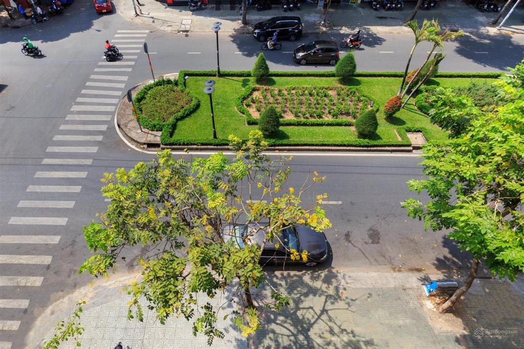 Cho thuê mặt tiền số 190 phan xích long, quận phú nhuận, dt 12x35m, 1 trệt 1 lầu, dtsd 600m2