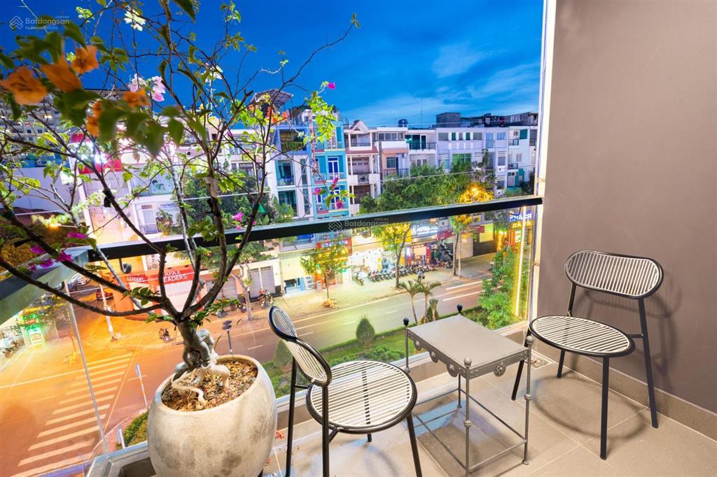 Cho thuê mặt tiền số 190 phan xích long, quận phú nhuận, dt 12x35m, 1 trệt 1 lầu, dtsd 600m2