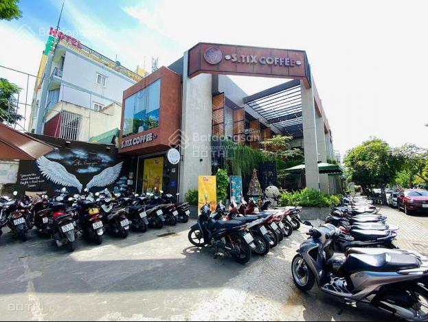 Cho thuê góc 2 mặt tiền số 573 nguyễn thị thập, quận 7, dt 11.4x25m, 1 trệt 3 lầu, dtsd 1.140m2