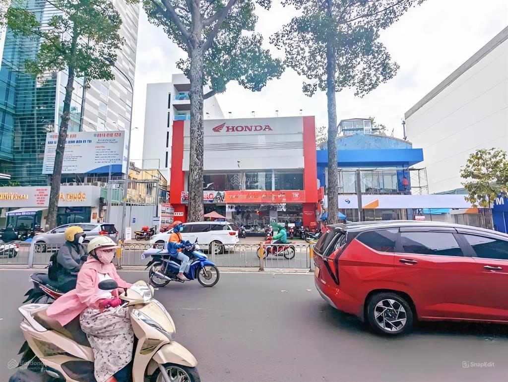 Cho thuê nhà mặt tiền 428 nguyễn thị minh khai, quận 1. dt 15x35m. trệt lầu. dtsd 535m2