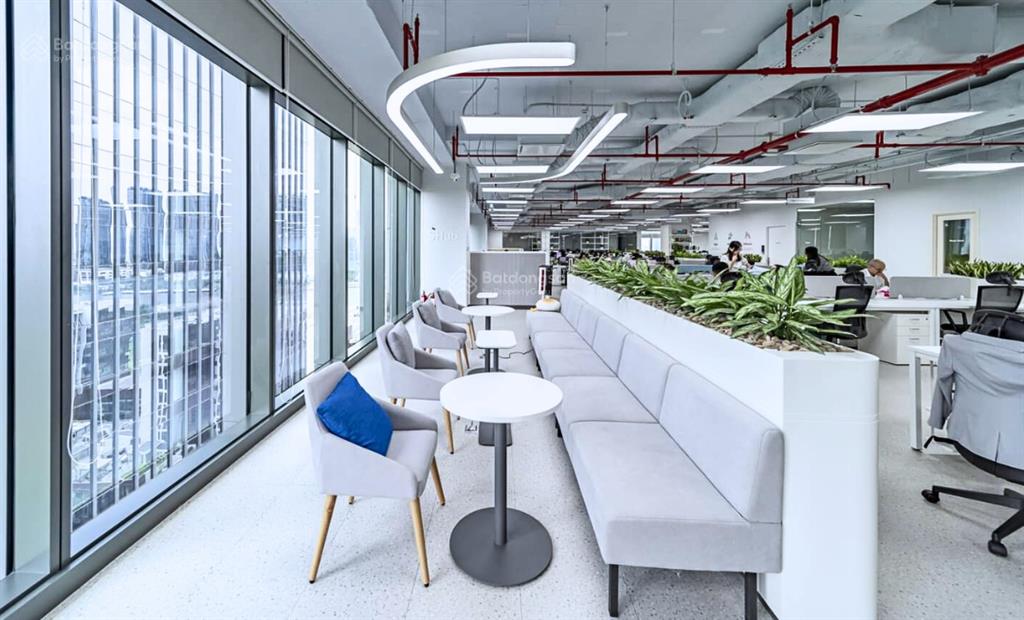 Cmc duy tân em có 220m2 (có cắt 150m2), giá 48tr/th đã setup nội thất 600tr