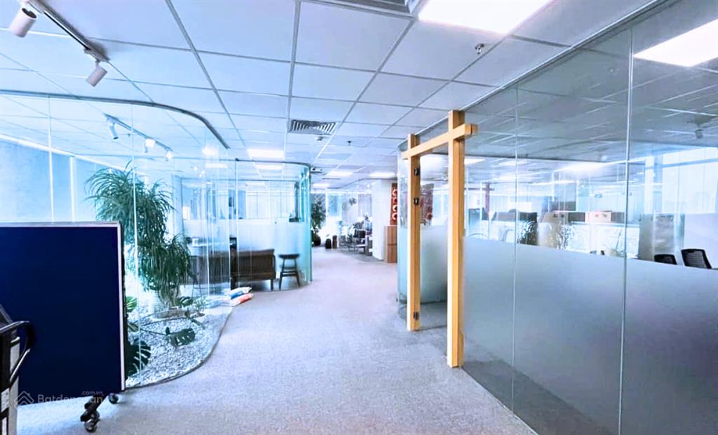 550m2 cắt nhỏ nhất 100m2 giá 220k/m2/th. vp giá tốt chủ thứ cấp vinaconex chợ mơ  bạch mai