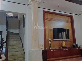 Cần bán căn biệt thự 4t 240m2 đẹp long lanh, đẳng cấp, xa hoa, lô góc trung tâm cầu giấy siêu đẹp