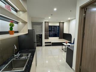 Studio hướng đông nam, 31m2 đủ đồ tầng trung giá 1,64 tỷ bao phí.  0911 341 ***