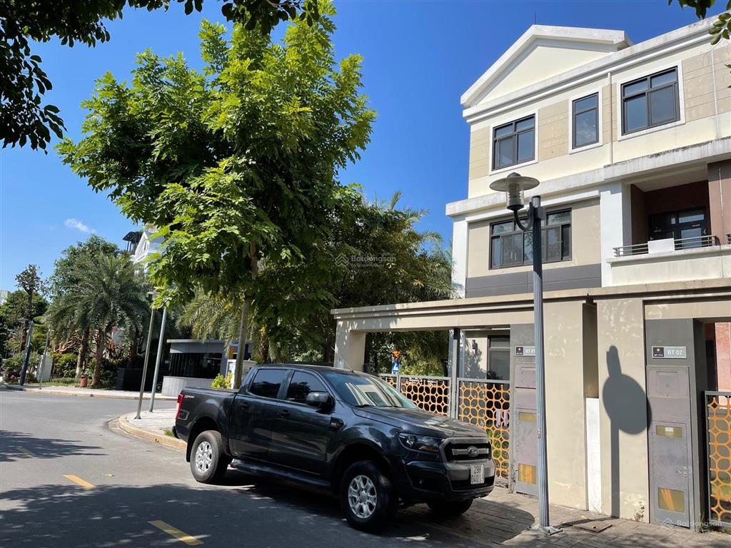 Hạ 40 tỷ. bán gấp biệt thự đơn lập đẹp nhất starlake tây hồ tây, 320m2 lô góc, view siêu đẳng cấp