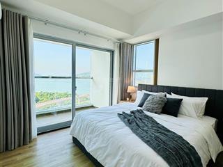 Cho thuê căn hộ mới toanh 2 phòng ngủ 110m2 đầy đủ nội thất, view biển và sông cực kỳ đẹp