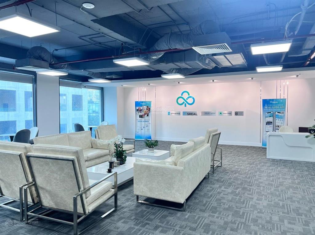 Bql charmvit tower 117 trần duy hưng, cho thuê 550m2. giá thuê 450.000k/m2/th