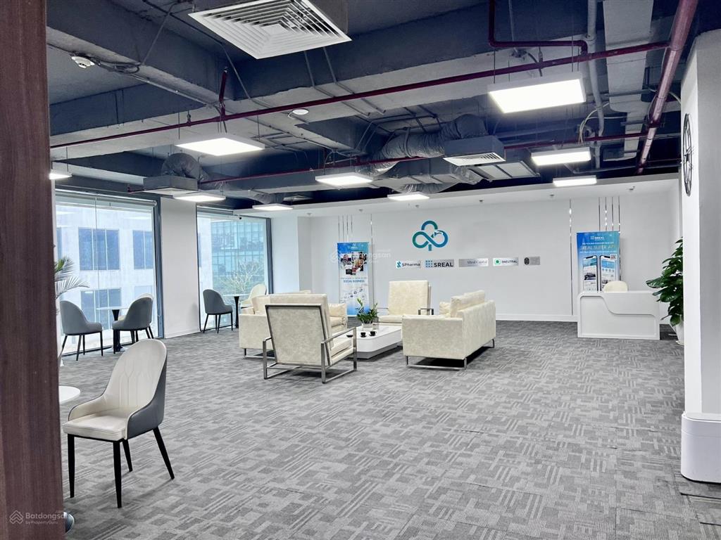 Bql charmvit tower 117 trần duy hưng, cho thuê 550m2. giá thuê 450.000k/m2/th