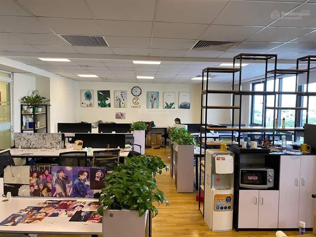 Bql cho thuê vp n04 udic hoàng đạo thúy 200m2 cắt từ 80m2 sẵn bàn ghế đẹp vào được luôn
