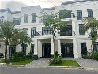 Hàng hiếm bán nhà biệt thự tại west lakes golf & villas, giá 2,750tỷ, 84m2