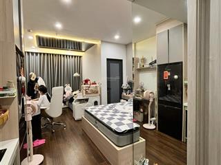 Chính chủ bán căn studio full đồ, view nội khu đẹp thoáng, diện tích 30m2 tầng cao.  0926 397 ***