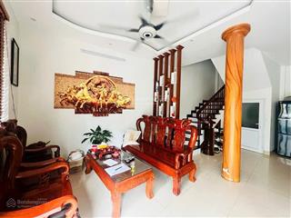 Bán nhà thạch bàn  nguyễn văn linh, long biên, dân xây, 2 thoáng, 46m2, chỉ 5.5 tỷ