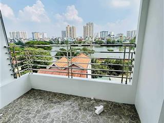 Nhà đẹp kính koong  gần hồ định công  view hồ thoáng mát trong lành  ba gác đỗ cửa  full