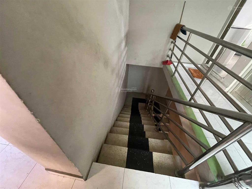 Cho thuê nhà mặt tiền trần văn đang, quận 3. dt 15x25m. 1 trệt 2 lầu. dtsd 1.900m2