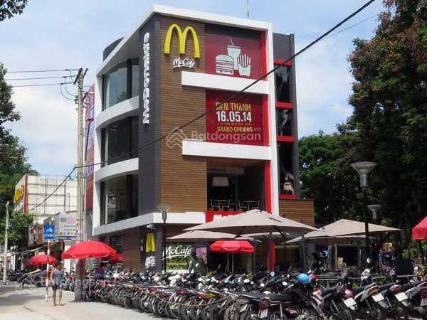 Góc "mũi tàu" 22a trần hưng đạo, phạm ngũ lão, q1. dt 13x20m t 3 lầu. dtsd 1.000m²