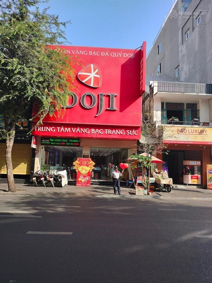 Cho thuê nhà mặt tiền đường lê thánh tôn, phường bến thành, quận 1. diện tích 8x20m