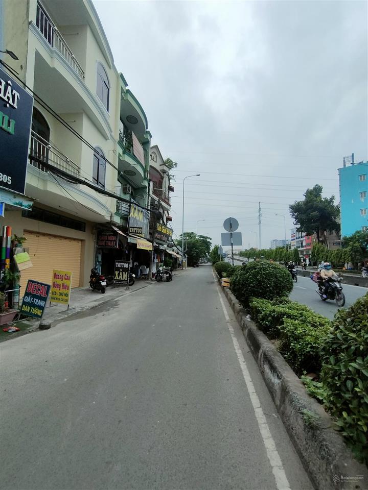 Bán nhà mặt tiền hà huy giáp. 3 căn liền kề nhau, tổng chiều ngang 15,5m, tổng diện tích đất 208m2