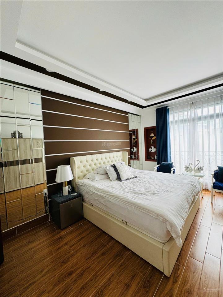 Bán nhà mới đường tô hiến thành. 4m x 11m. 5 tầng tặng full nội thất. giá 8.7 tỷ tl