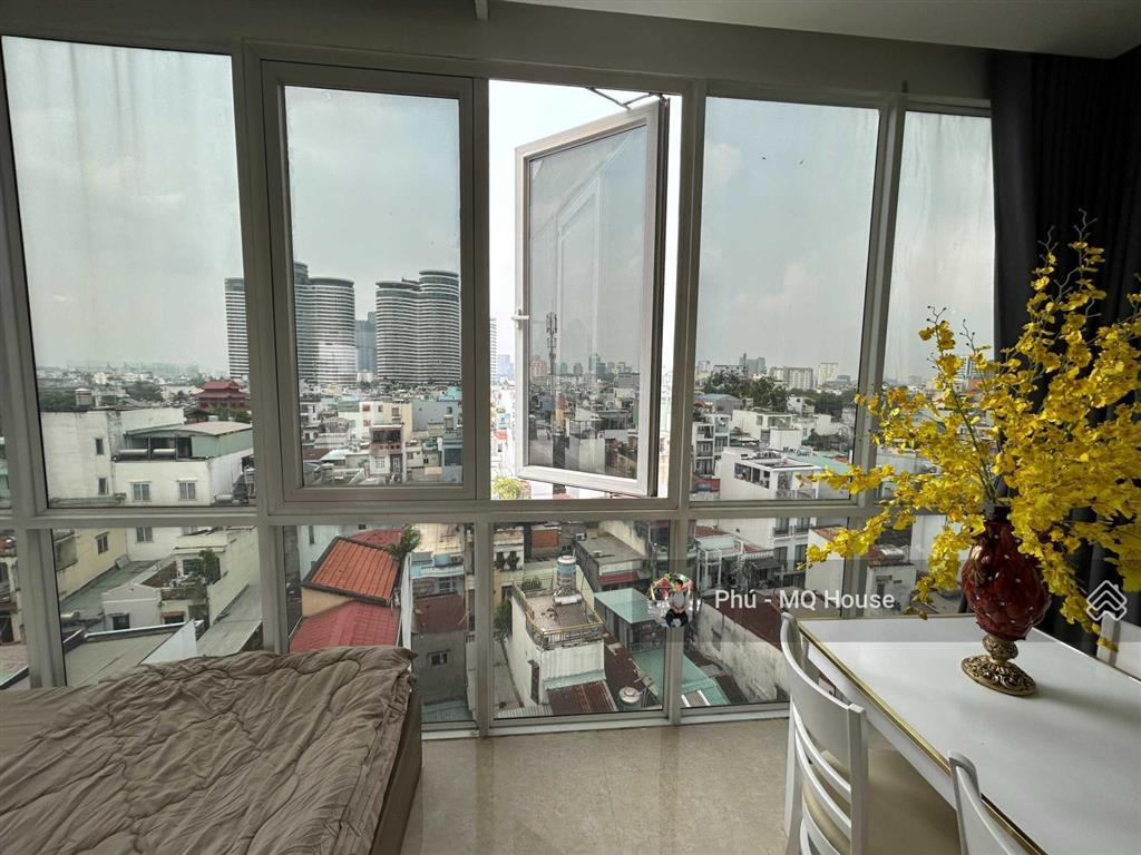 Ch 2pn balcony full nt ngay ngô tất tố view landmark gần cầu thị nghè q1