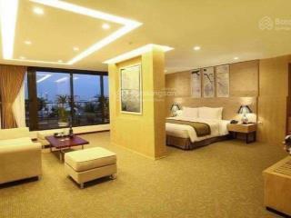 Bán khách sạn phố nguyễn đình hoàn 321m2 x 13 tầng 70 phòng mặt tiền 12m