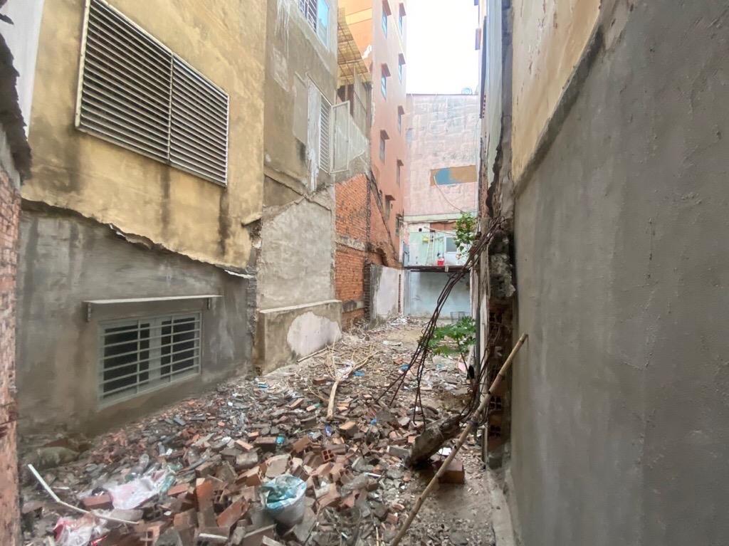 Bán nhà mặt tiền thụt Phường Tân Định, Quận 1 đường Huyền Quang ngang 4m dài 18m