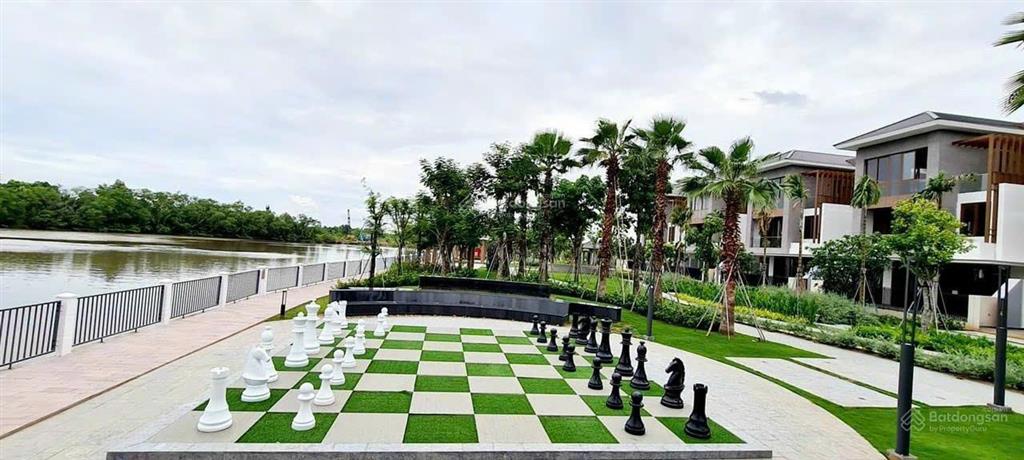 Chính chủ bán gấp bt lavila de rio kdc ven sông, dt 12 x 25 (300m2) giá 55 tỷ, 0909 888 ***