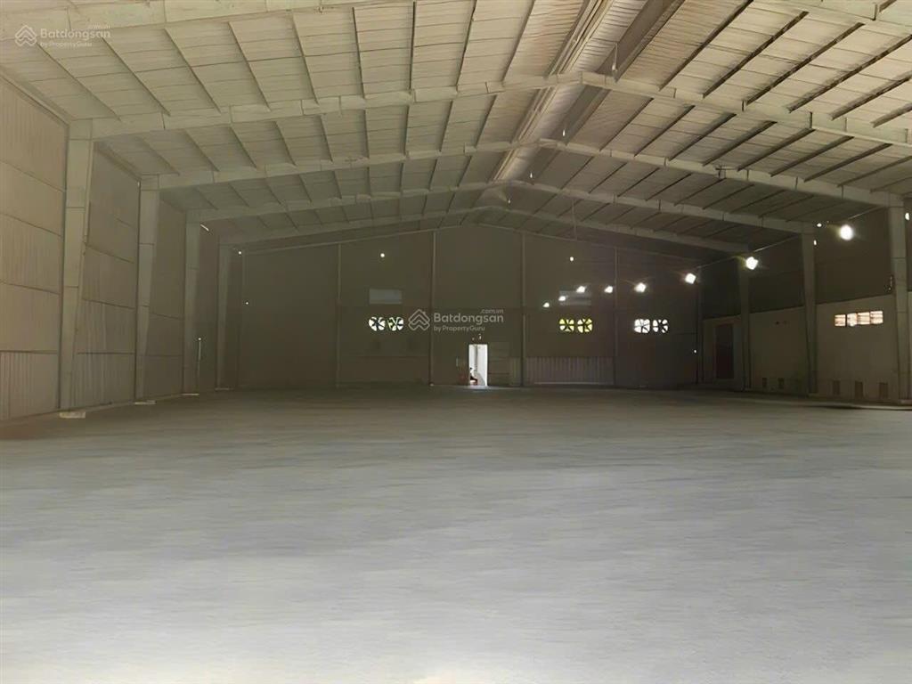Cho thuê kho xưởng mặt tiền hưng long. bình chánh dt 1900m2 có nhà vp 300m2  0909 913 ***