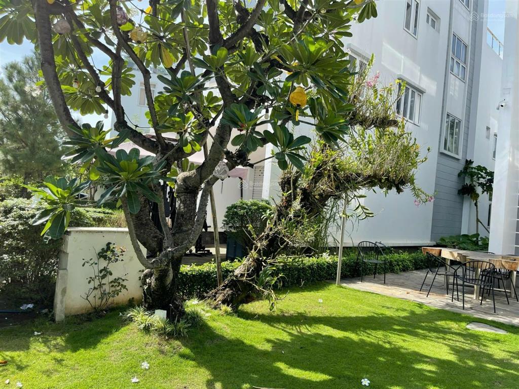 Villa park đơn lập dt đất 300m2 dt sàn 450m2. nhà full nội thất gỗ như hình sổ hồng sẵn giá 35 tỷ