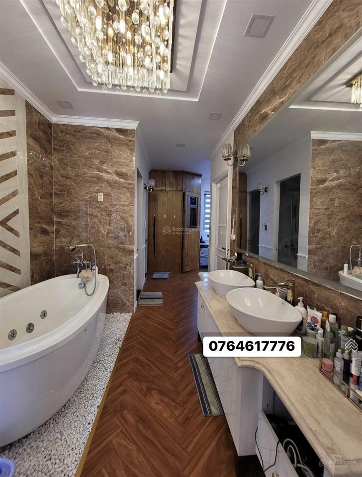 Villa park đơn lập dt đất 300m2 dt sàn 450m2. nhà full nội thất gỗ như hình sổ hồng sẵn giá 35 tỷ