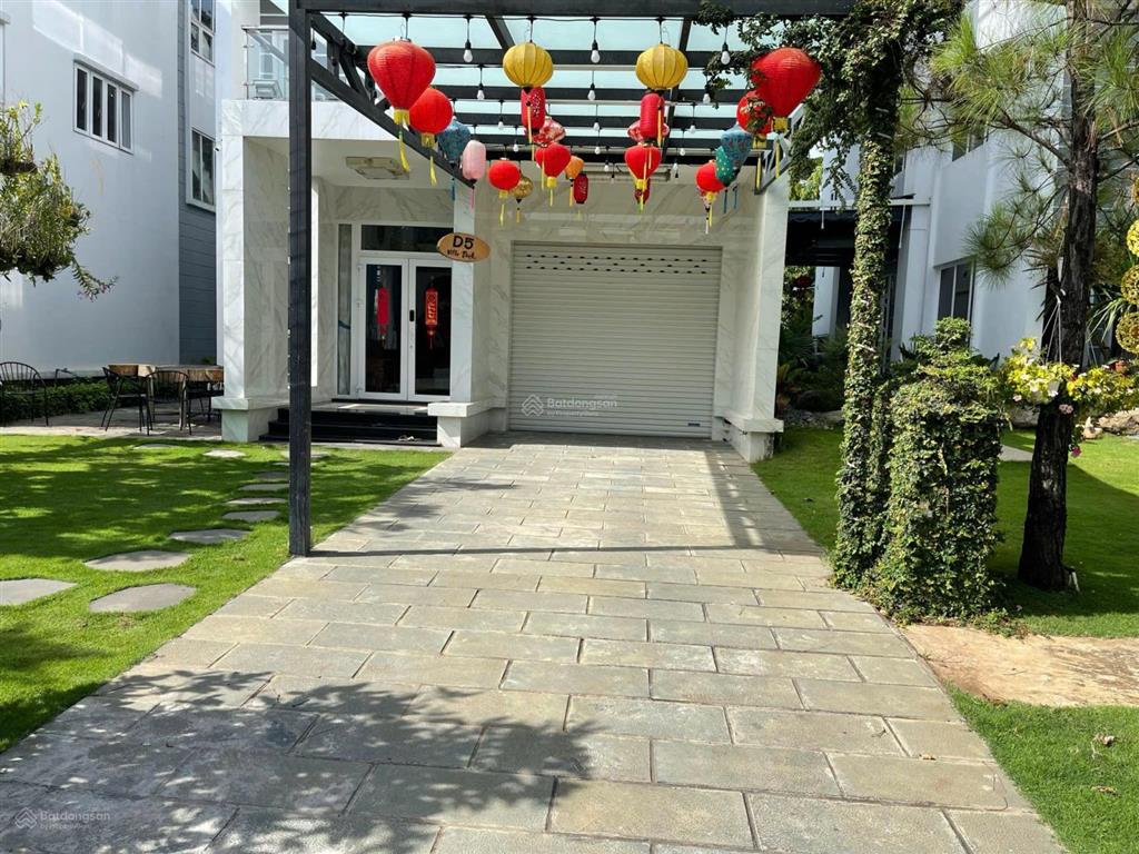 Villa park đơn lập dt đất 300m2 dt sàn 450m2. nhà full nội thất gỗ như hình sổ hồng sẵn giá 35 tỷ