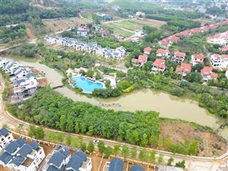 Bán biệt thự 1000m2 tại xanh villas, xây dựng tự do, đối diện công viên, khu lõi dự án, sổ đỏ