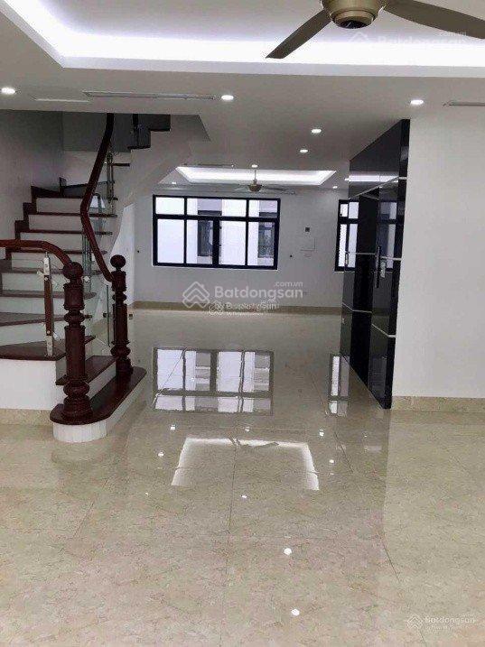 Cho thuê nhà vinhome gardenia hàm nghi, nguyễn cơ thạch, mỹ đình. dt 93m2, mt 6m nhà đẹp. 50tr