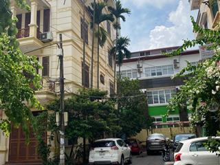 Cho thuê nhà mai dịch  nguyễn khả trạc, dt 85m2, mt 5m, 5 tầng, nhà đẹp, lô góc, 29 triệu/tháng