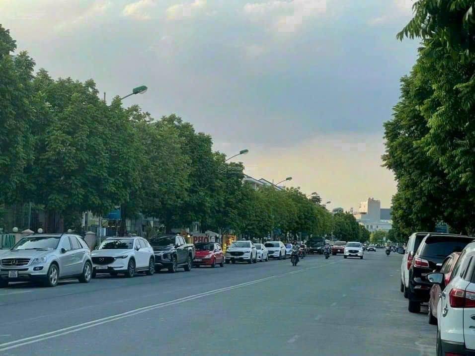 Chính chủ bán lô đất đấu giá mạ châu Đông La LK01 ô 24 đường to 17m, giá rẻ vị trí đẹp đắc địa