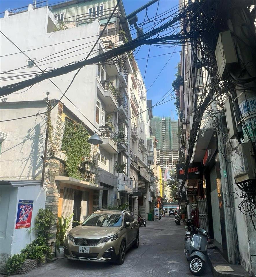 Toà nhà ngay 2 mt ngang 8m đường trần hưng đạo quận 1, khu phố tây. hđt 65tr/1th giá bán 23 tỷ tl