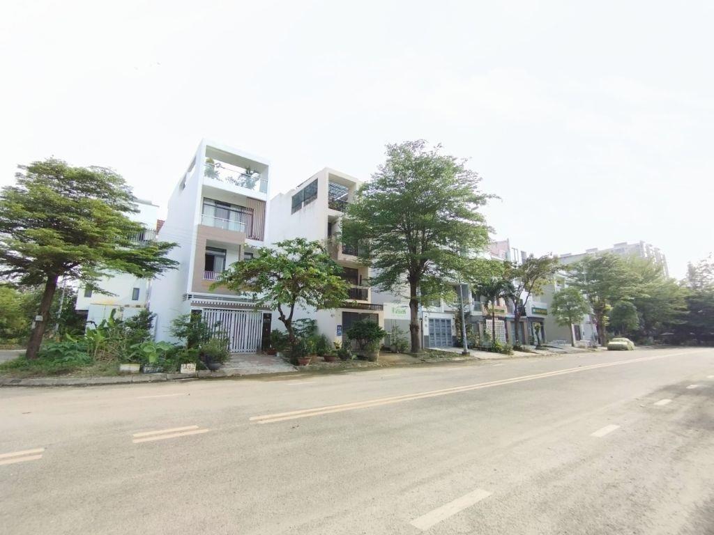 Bán đất KDC Nam Long, Quận 9 DT 200m2, giá 72tr/m2, biệt thự 1triệt 1.5 lầu