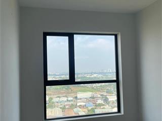 Căn hộ 2pn opal skyline bán gấp giá thấp hơn 400tr so với hđmb, căn có ban công, view sân golf