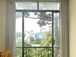 Phòng full nội thất balcon thoáng  thang máy  view bờ kè hoàng sa  lê văn sỹ  trần quang diệu